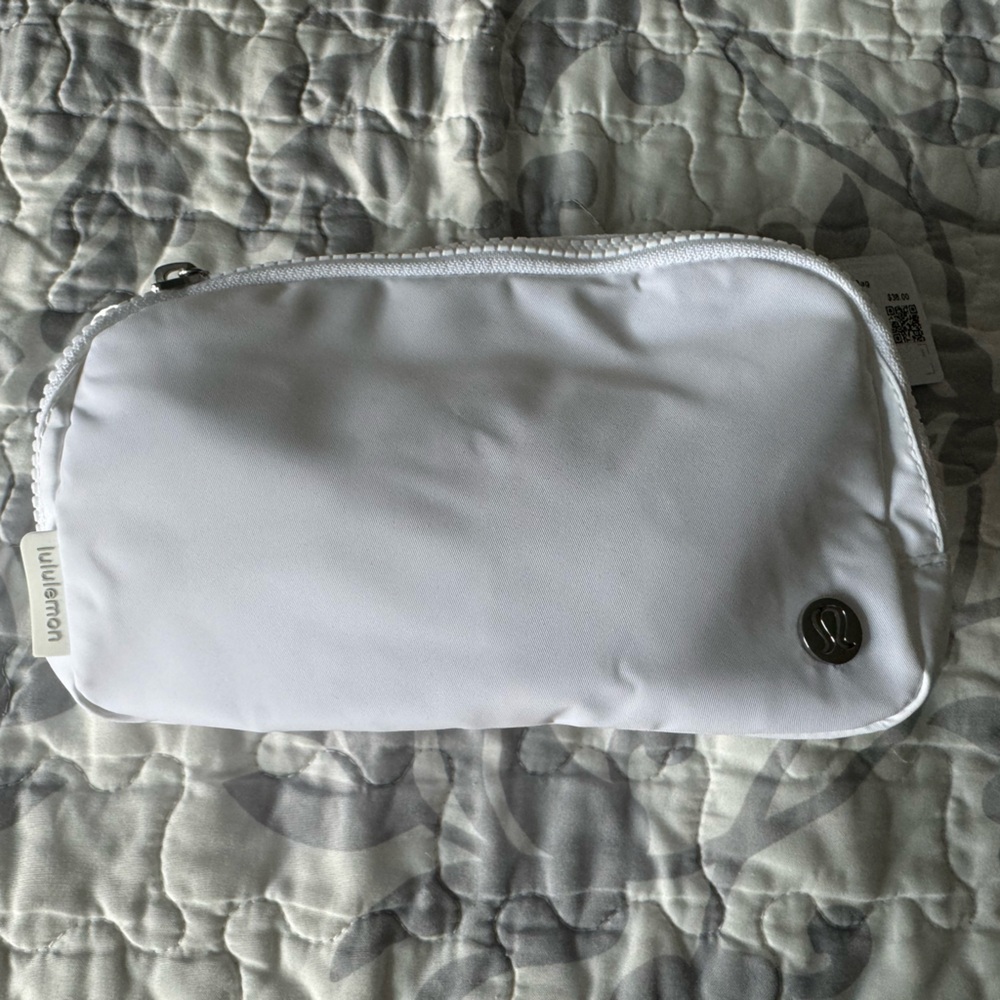 Lululemon Everywhere Belt Bag
